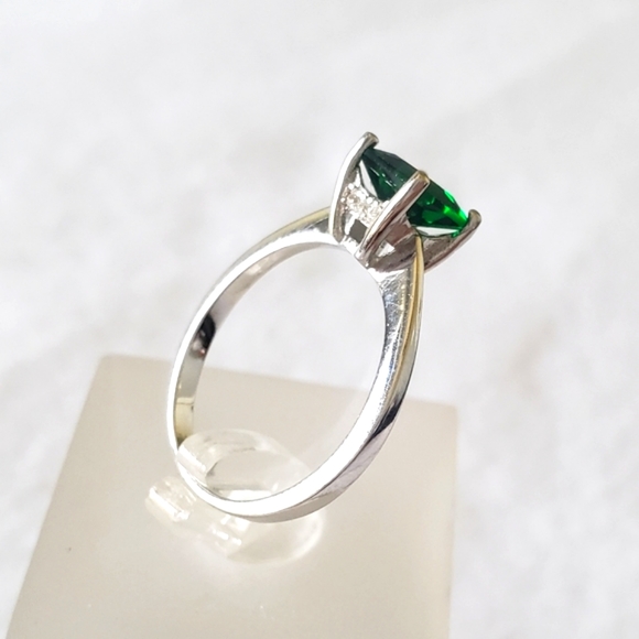 Sterling Princess Cut Emerald Ring - Picture 5 of 8